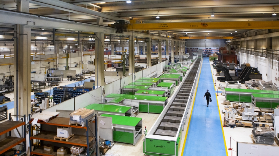Tecnicamente respaldada pela experiência de mais de 35 anos no setor de máquinas-ferramenta.